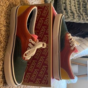 Women’s Varsity Era Vans